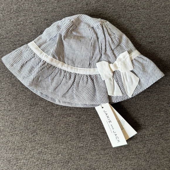Janie and Jack Striped Blue White Bow Bucket Hat Baby Girl NWT - Picture 1 of 4
